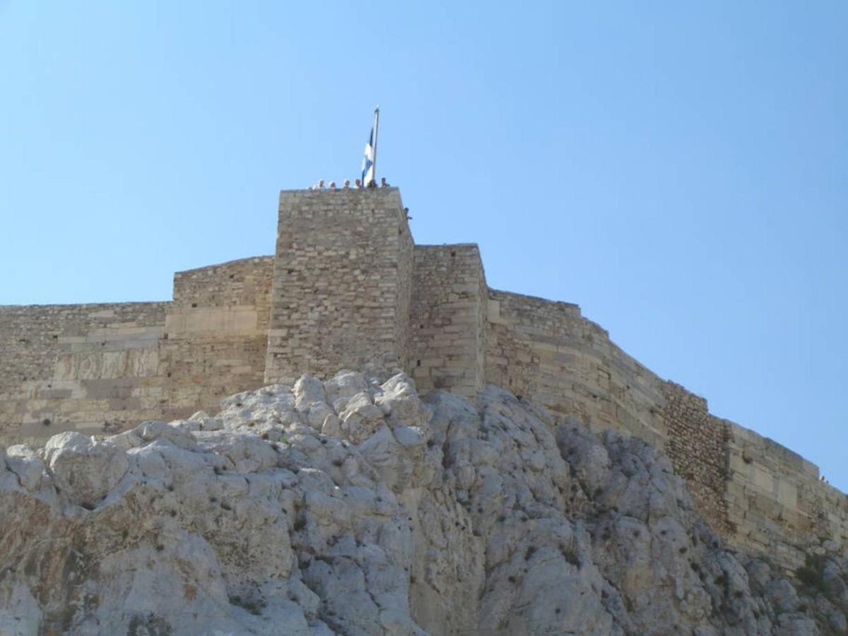 Live At The Acropolis Shadow - Under Super Scenic Anafiotika Appartement Athene Buitenkant foto